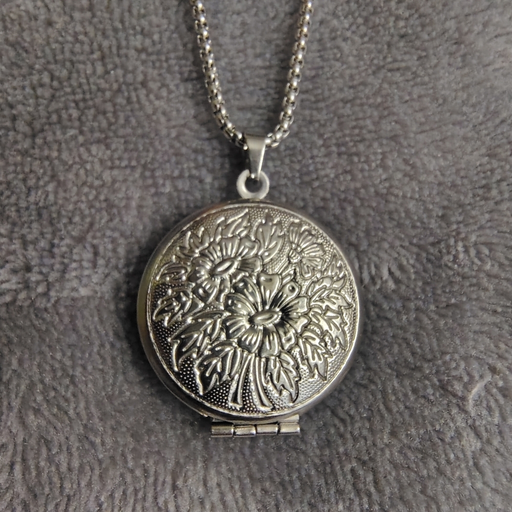 Floral Locket Pendant Necklace